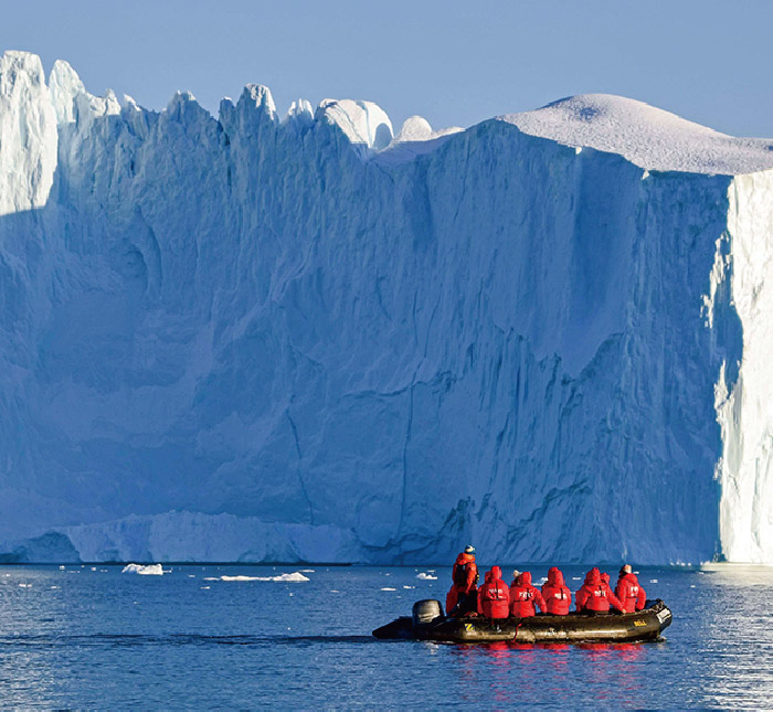 icebergs-fjords-polar-bears-and-arctic-wildlife